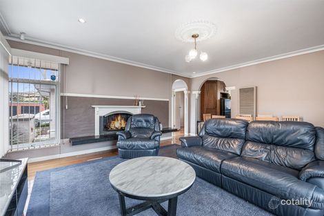 Property photo of 6 Forest Park Road Dingley Village VIC 3172