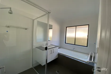 Property photo of 96 Lakeview Promenade Newport QLD 4020
