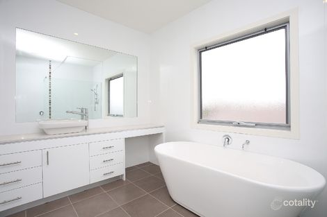 Property photo of 2/52 Wilsons Road Mornington VIC 3931