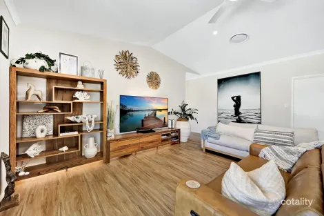 Property photo of 18 Barramundi Drive Burrum Heads QLD 4659