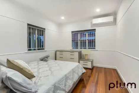 Property photo of 60 Rawlins Street Kangaroo Point QLD 4169