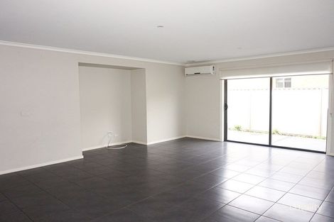 Property photo of 8 Celebration Circuit Pakenham VIC 3810
