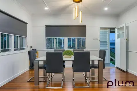 Property photo of 60 Rawlins Street Kangaroo Point QLD 4169