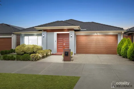 649 Grand Bvd, Mickleham, VIC 3064