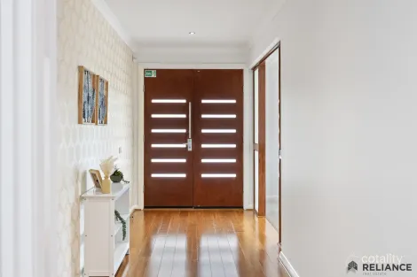 Property photo of 649 Grand Boulevard Mickleham VIC 3064