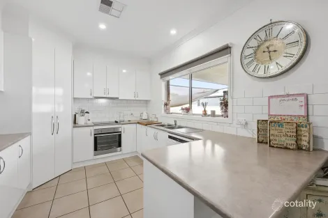 Property photo of 19 Toorak Drive Irymple VIC 3498