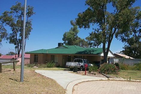 26 Hampshire Gdns, Parmelia, WA 6167