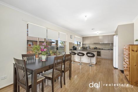 Property photo of 33 Trafalgar Way Cranbourne East VIC 3977