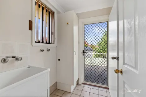 Property photo of 7 Betts Place Orange NSW 2800