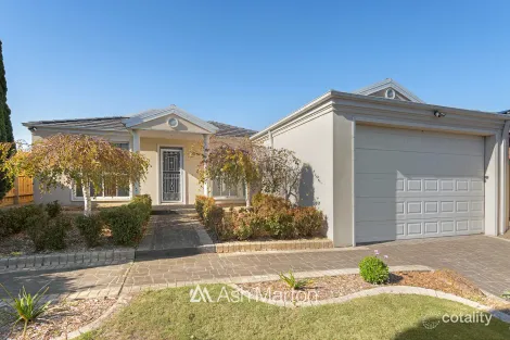 Property photo of 11 Beryl Court Skye VIC 3977