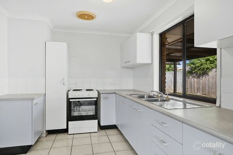 Property photo of 2 Day Place Sandstone Point QLD 4511