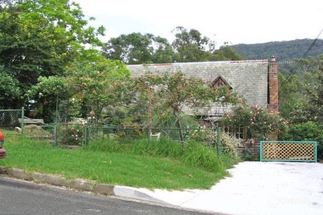 24 Avon Pde, Mount Kembla, NSW 2526