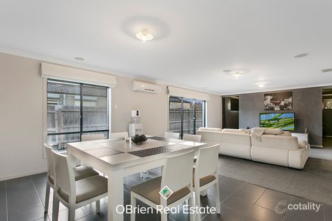 Property photo of 56 Webster Way Pakenham VIC 3810