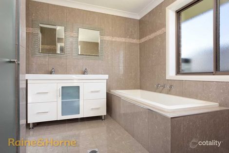Property photo of 89 Atherton Crescent Tatton NSW 2650