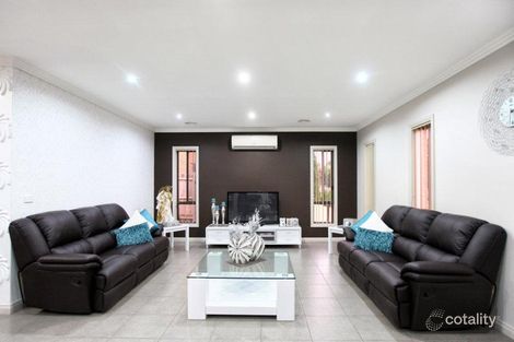 Property photo of 2 Hayfield Road Roxburgh Park VIC 3064