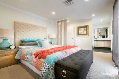 Property photo of 2 Bridgewater Drive Kallaroo WA 6025