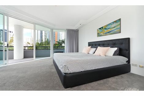 Property photo of 3/3 Tedder Avenue Main Beach QLD 4217