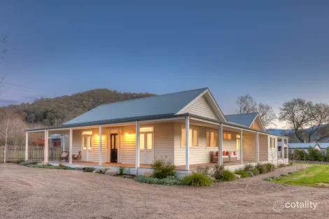 6 Growlers Creek Rd, Wandiligong, VIC 3744