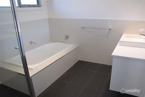 Property photo of 5 Pentlowe Avenue Templestowe Lower VIC 3107