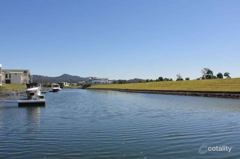 Property photo of 18 Harbourvue Court Helensvale QLD 4212