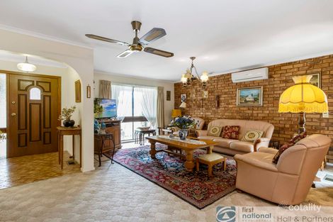 Property photo of 5 Merryn Close Endeavour Hills VIC 3802