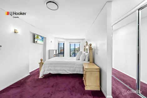 Property photo of 15 Streeton Place Casula NSW 2170