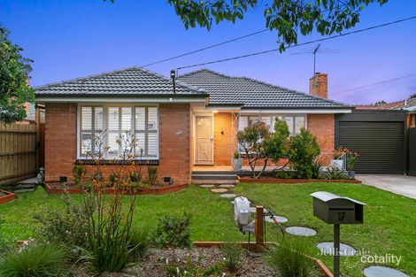 Property photo of 17 Fenfield Street Altona VIC 3018