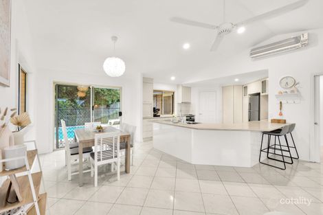 Property photo of 9 Bellavista Close Highland Park QLD 4211