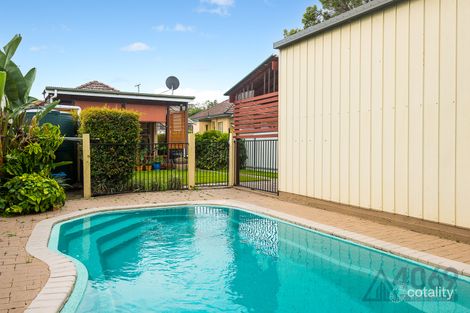 Property photo of 28 Lancelot Street Tennyson QLD 4105