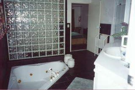 Property photo of 22 Quirinal Crescent Seven Hills QLD 4170