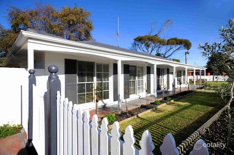 1 Mouchemore Ave, St Leonards, VIC 3223