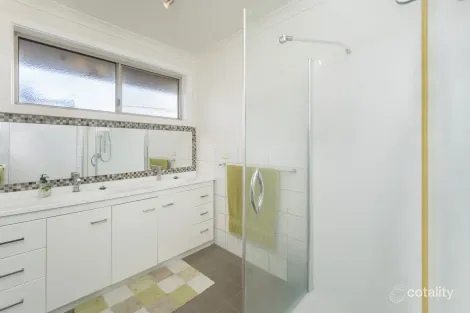 Property photo of 53 Mickle Crescent Warrnambool VIC 3280