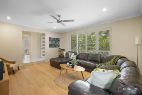 Property photo of 17 Chartwell Drive Benowa QLD 4217