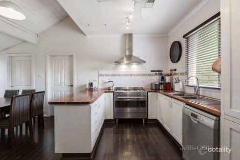 Property photo of 14 Heather Grove Nunawading VIC 3131