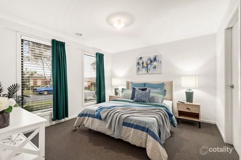 Property photo of 38 Sienna Way Pakenham VIC 3810