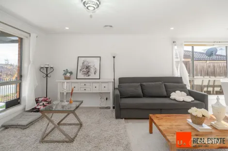 Property photo of 6 Hinde Street Franklin ACT 2913