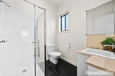 Property photo of 63 Ravenhill Boulevard Roxburgh Park VIC 3064