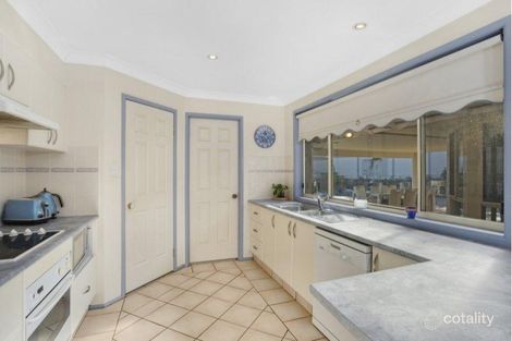 Property photo of 27 Bensley Close Lake Haven NSW 2263