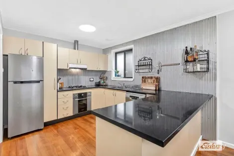 Property photo of 67 Lawrence Street Wodonga VIC 3690
