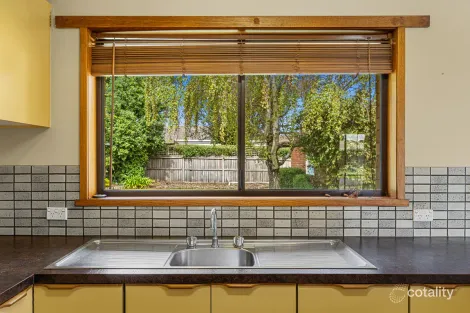 Property photo of 3 Arnel Place Warrnambool VIC 3280