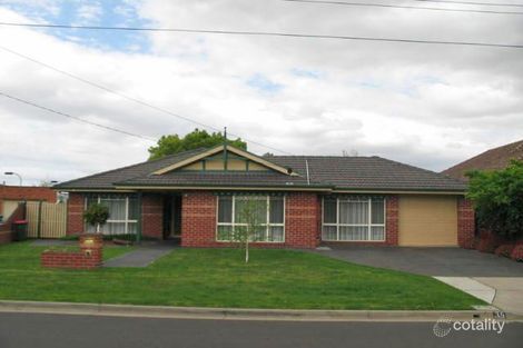 Property photo of 35 Wickham Grove Strathmore VIC 3041