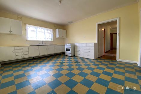 Property photo of 68 Stradbroke Drive St Albans VIC 3021