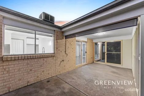 Property photo of 57 Chantenay Parade Cranbourne North VIC 3977