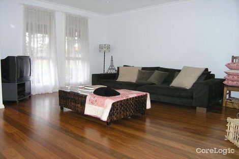 Property photo of 16 Silverbirch Rise Mill Park VIC 3082