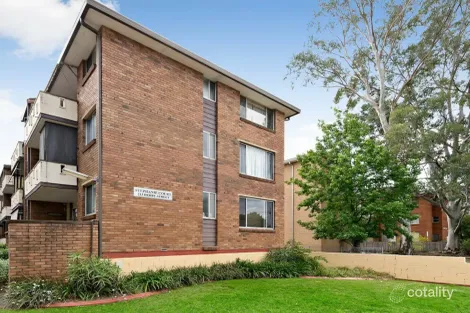 2/213 DERBY ST, PENRITH, NSW 2750