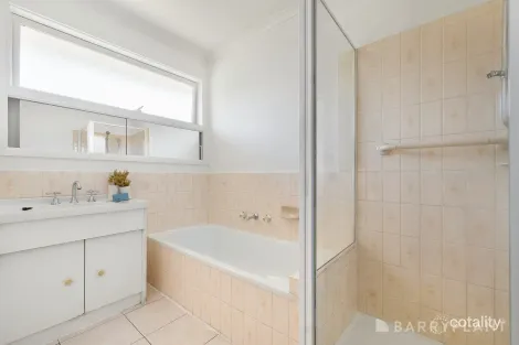 Property photo of 70 Landscape Drive Mooroolbark VIC 3138