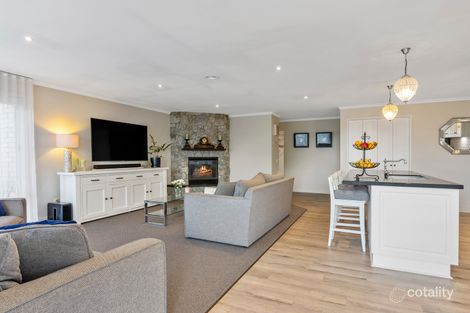 Property photo of 5 Peppertree Rise Waurn Ponds VIC 3216