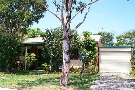 14 Banks Cres, Wynnum West, QLD 4178