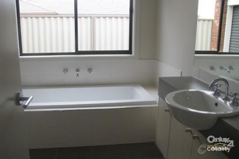 Property photo of 34 Victory Drive Pakenham VIC 3810