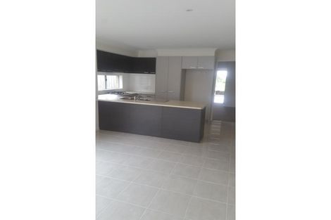 Property photo of 17 Nest Circuit Cranbourne East VIC 3977